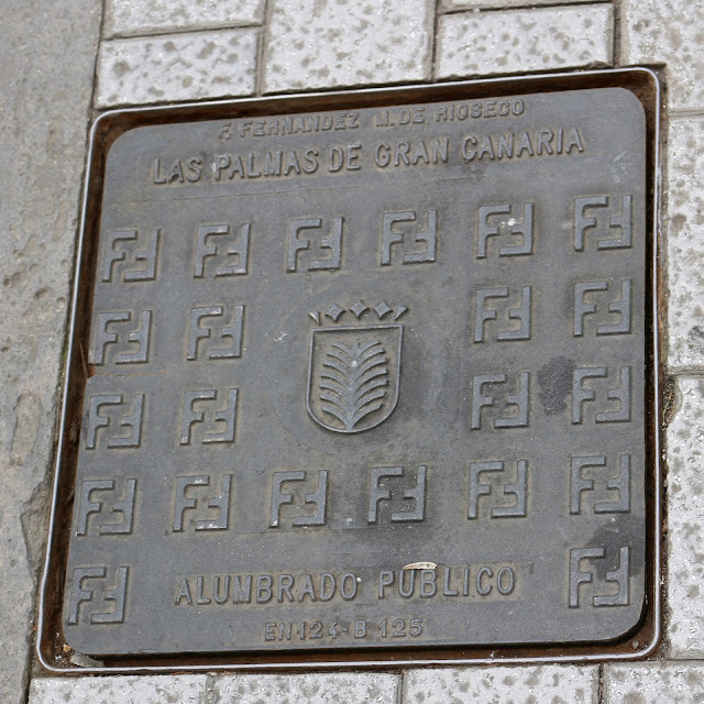 ALCANTARILLAS y tapas (manhole cover, vamos, para entendernos) Las