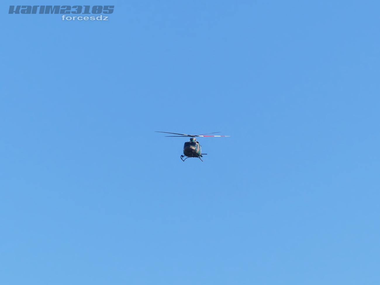 صور مروحيات القوات الجوية الجزائرية [ Bell-412EP ] P1040343