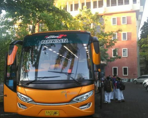 Menggali Potensi Pariwisata Jogja dengan Bus Pariwisata 50 Seat: Kenyamanan dan Efisiensi dalam Satu Paket