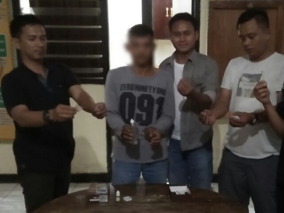 Diduga Menyalahgunakan Narkoba, Seorang Pemuda di Tangkap Polsek Talang Padang
