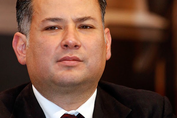 Empresarios, activistas y ONG califican cese de Nieto como represalia política y acto de cinismo Empresarios, activistas y ONG califican cese de Nieto como represalia política y acto de cinismo