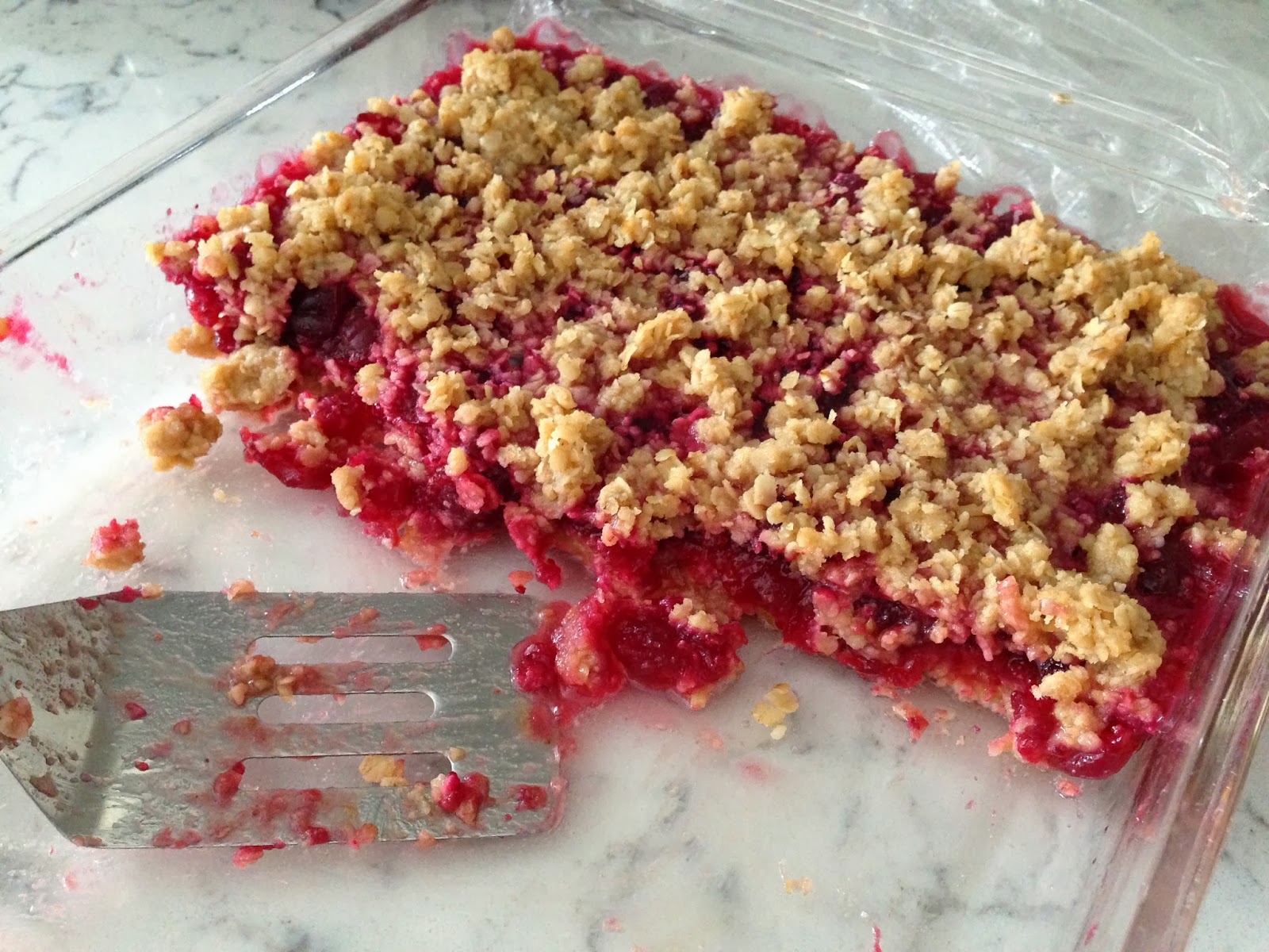 What this mama eats... Cranberry Crumble (or Leftover Cranberry Sauce's Best Friend)