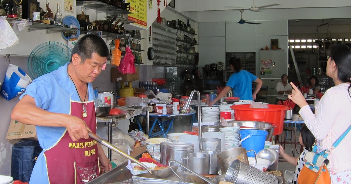 Kluangite's Hometown Favourite Curry Mee Gerai Makan Botak in Kluang
