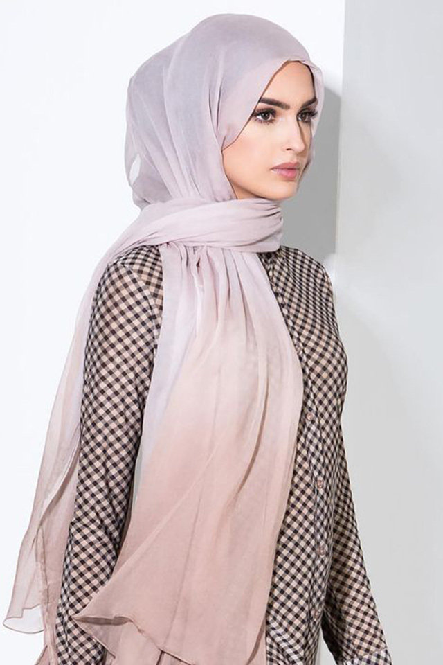 Modern and Stylish Hijab Wrap Ideas (for Women with Oval Faces)