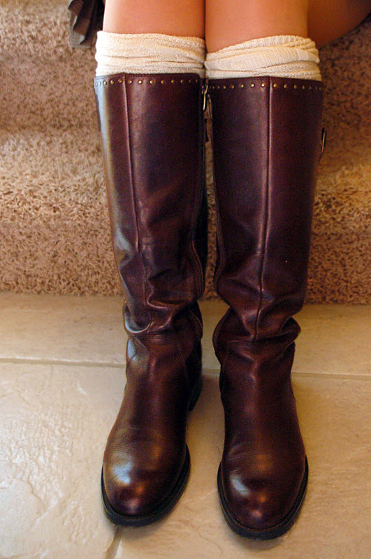 Teodora's Lookbook: Tall knee-high boots with knee-high socks - Style #1