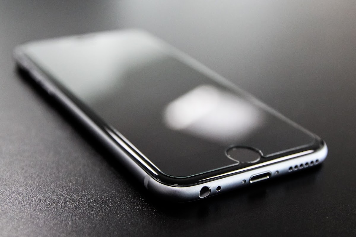 蘋果積極開發可折疊iPhone，預計最快2020年亮相。
