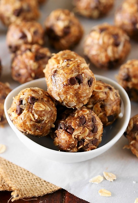 Peanut Butter Chocolate Chip Granola Bites The Kitchen is My Playground