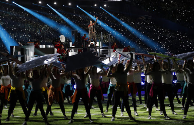  Justin Timberlake se luce en el Super Bowl