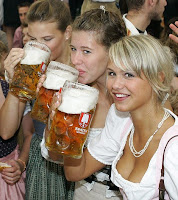 Oktoberfest girls drinking