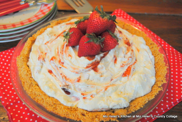 Strawberry Limeade Pie at Miz Helen's Country Cottage