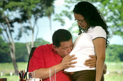 La última fotografía que tomé del Presidente Venezolano Hugo Chávez besando el vientre de su hija embarazada (Foto ©Chico Sánchez-EFE Derechos Reservados)
