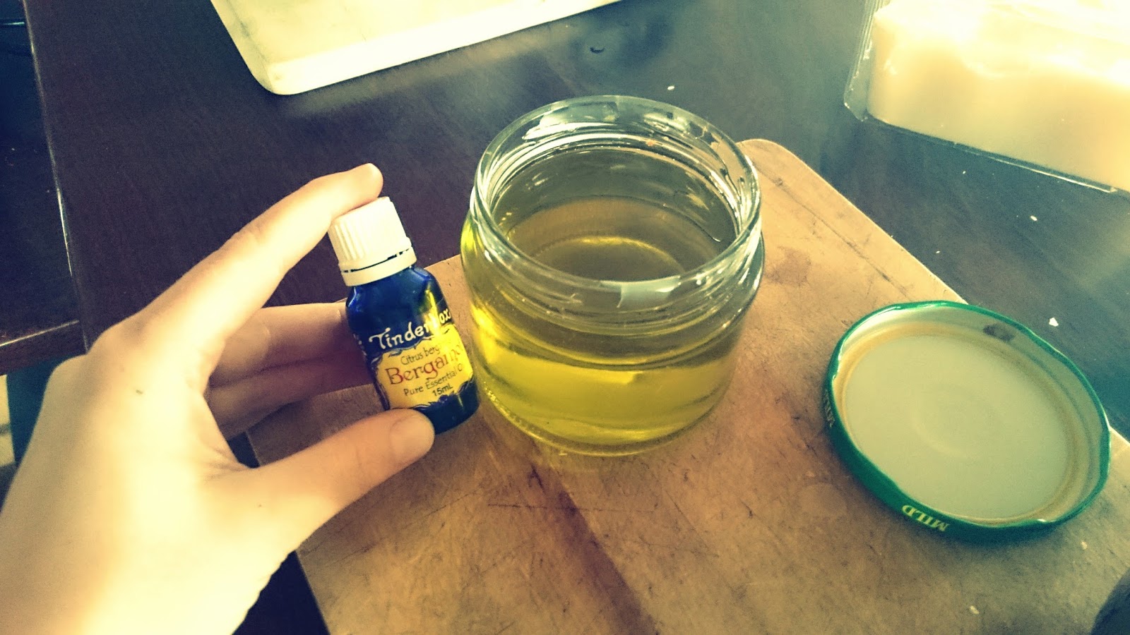 Godzgear Girls D.I.Y Natural Furniture Wax Tutorial