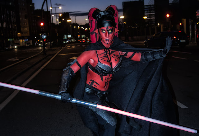 Primera Pantalla Street Performance Darth Talon