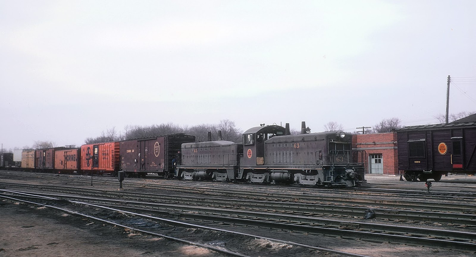 Towns and Nature Oelwein, IA CGW Roundhouse, Railyard and Car Shops
