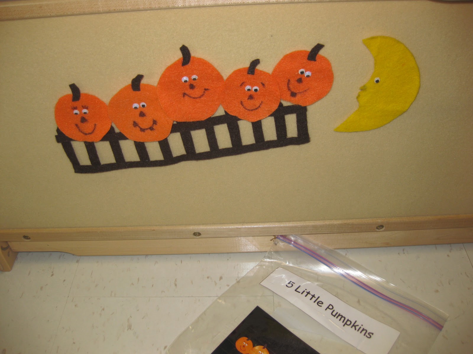 Halloween is coming...freebie! | Mrs. Albanese's Kindergarten Class