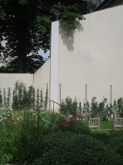 jardin-des-Rosiers-Joseph-Mignaret.jpg jardin-des-Rosiers-Joseph-Mignaret.jpg