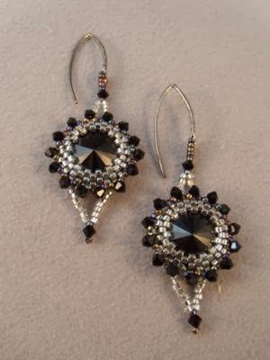 Pattern bijoux: Glamour and Goth Earrings