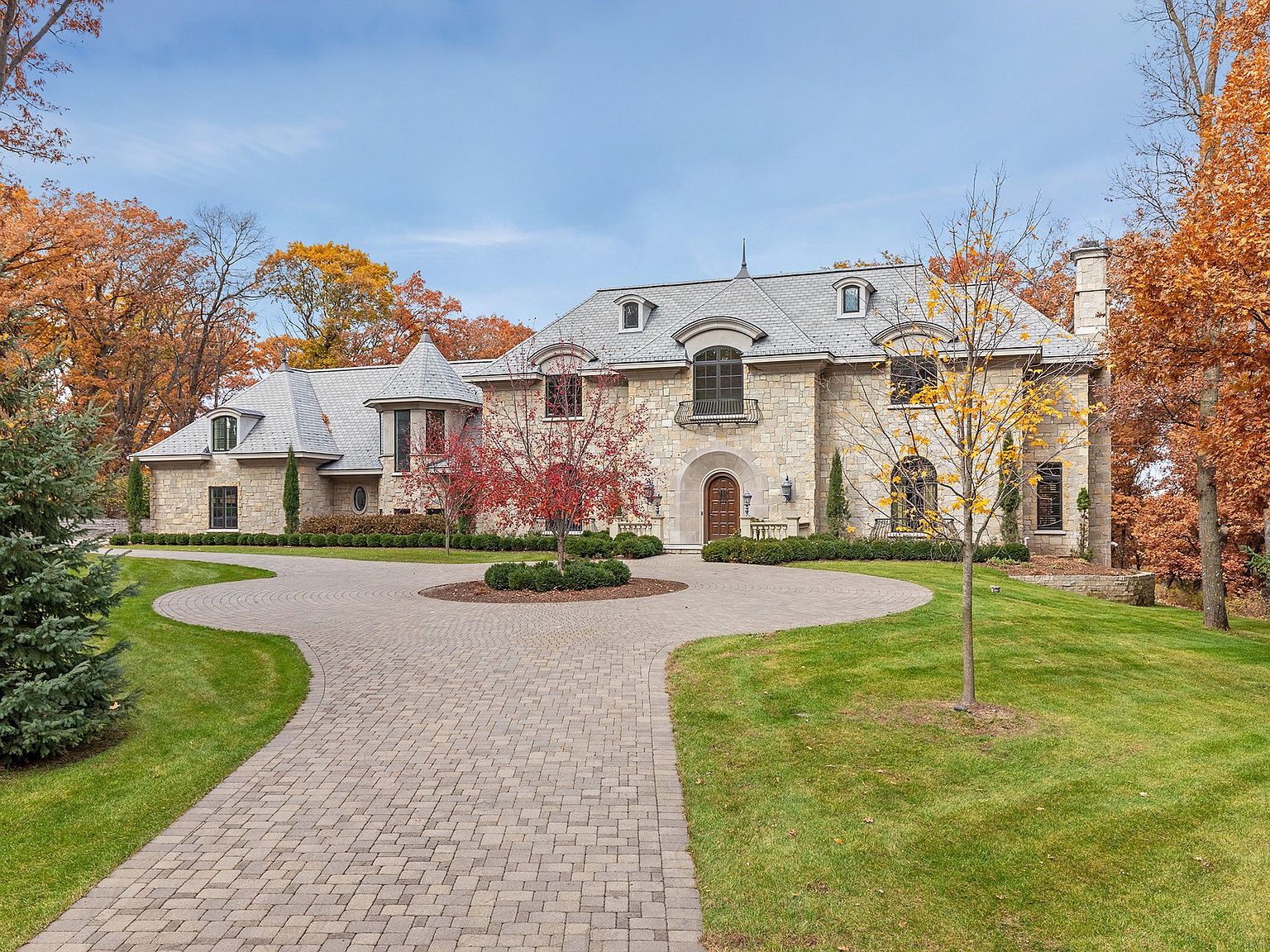 11,000 Square Foot Brick and Stone Mansion In North Oaks, MN THE