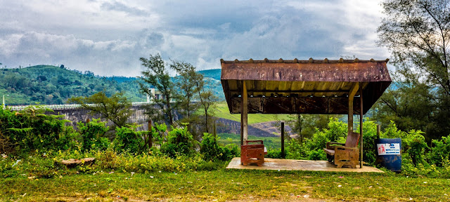 Rusty bench near Sollaiyar dam