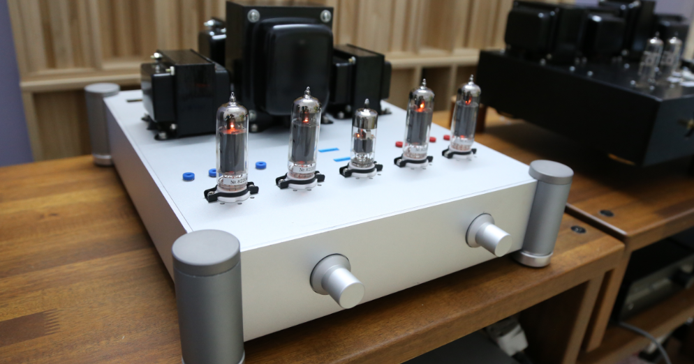 J&K Audio Design EL84 Push Pull Tube Amplifier