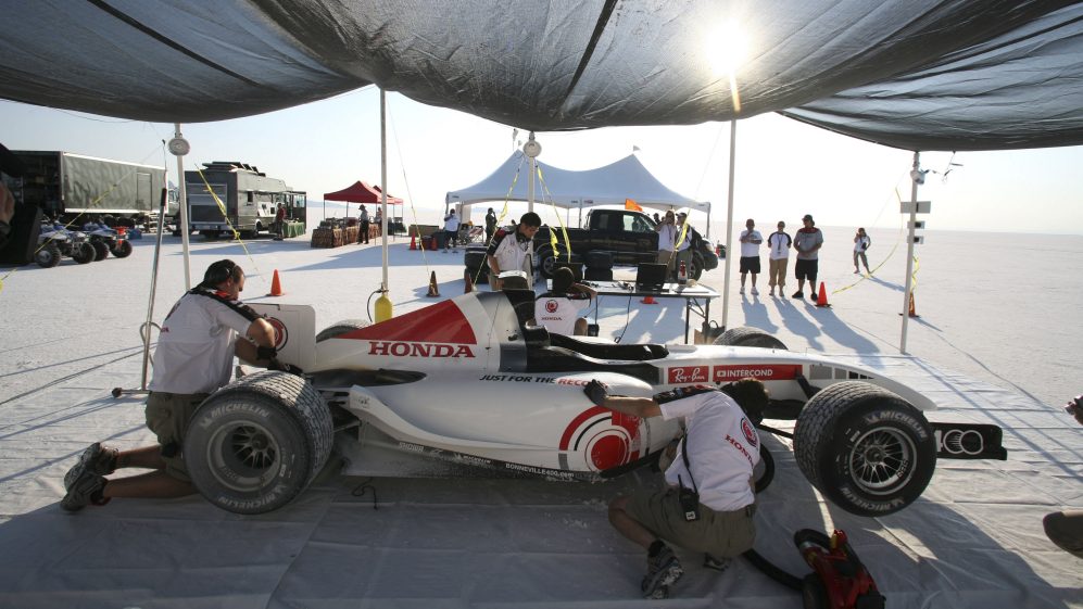 How fast do F1 cars go 5 time records