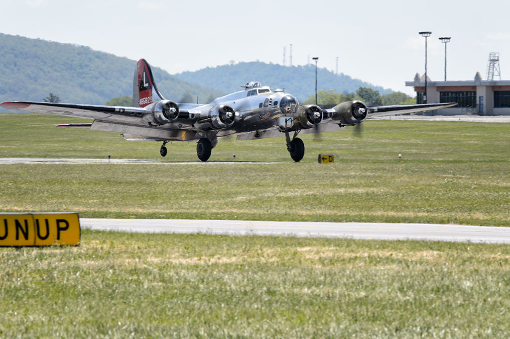 Boeing B-17G "Flying Fortress" 'Yankee Lady'