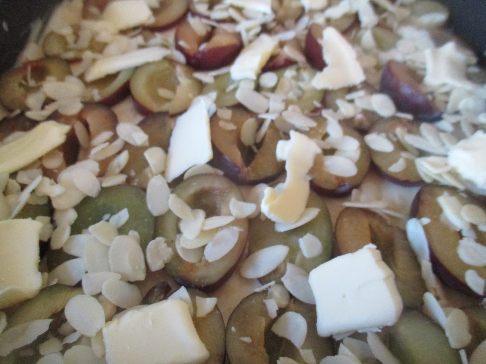 Pflaumenkuchen mit Butter und Mandeln – glatzkoch.de