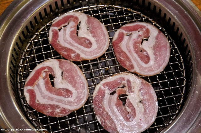 台中燒肉吃到飽推薦,香香燒肉工坊新開幕,超豐富肉品海鮮米食沙拉甜點湯品隨便點!