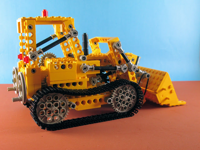 Set LEGO Technic 856 Bulldozer