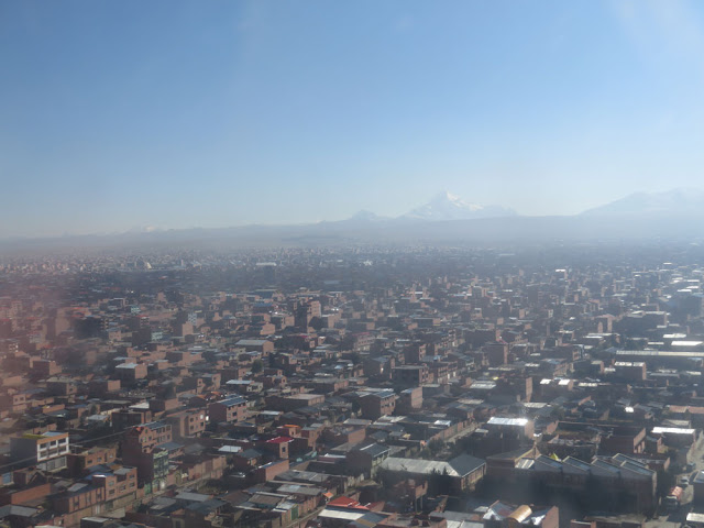 Anflug auf El Alto oberhalb von La Paz