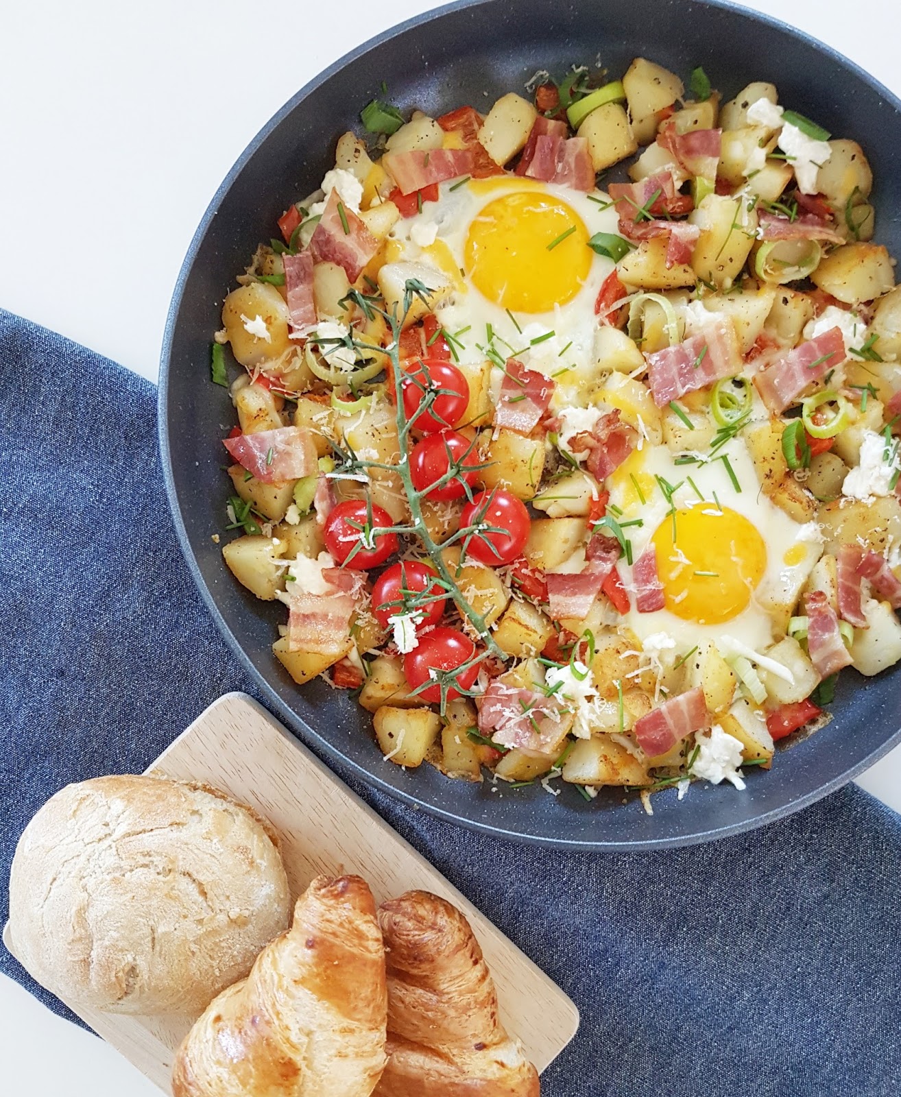 Potetpytt med egg og bacon Hver gang vi spiser