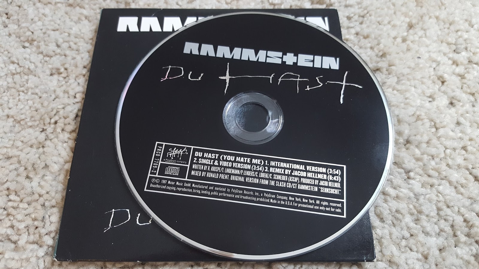 Текст песни рамштайн ду. Винил Rammstein коллекция. Рамштайн альбомы пластинки. Rammstein Virgin пластинка. Rammstein Deutschland обложка винил.