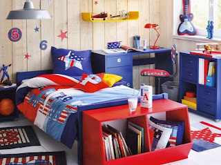 Dormitorio en azul y rojo para niño - Ideas para decorar dormitorios