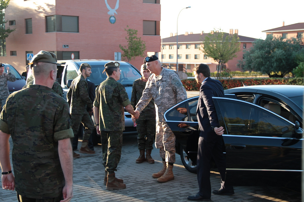El Jefe de Estado Mayor del Ejército de EEUU visita la Brigada Paracaidista