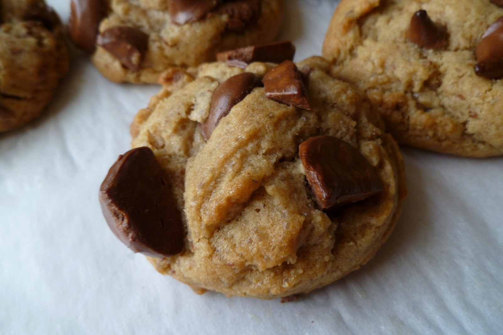 The Best Soft Chocolate Chip Cookies Recipe - Pinch of Yum