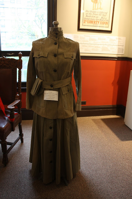 Women's WWI uniform