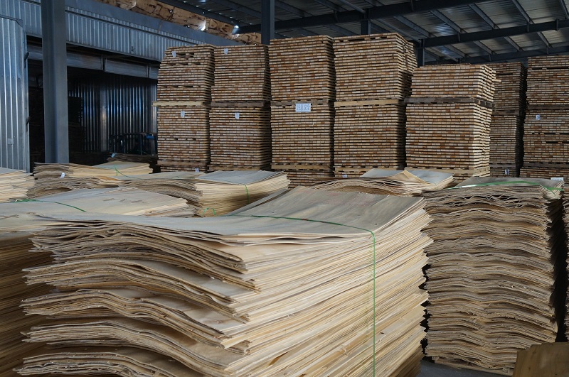 инвентаризация склада. компания закупает материалы. стройматериалы дешевеют. приемка товара. склад готовой продукции.