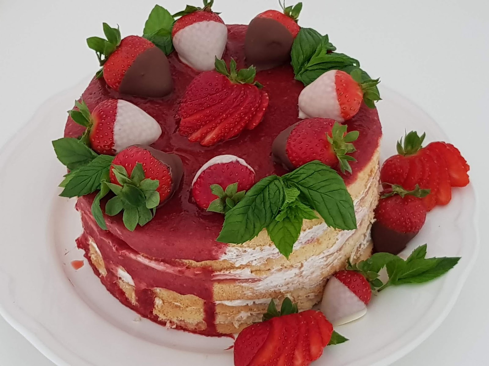 Fruchtige Erdbeer- Joghurttorte