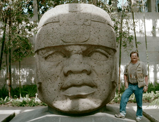 Каменная голова из гватемалы