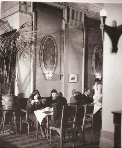 Coopers Cafe, Church Street, 1932