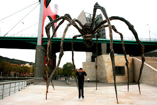 Guía de monumentos de un trotamundos stopover: araña de Bilbao