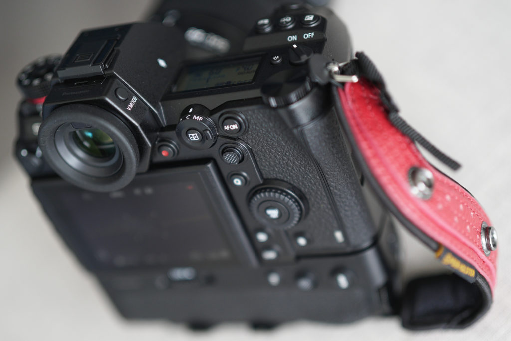 Выбор режима автофокусировки в камере Panasonic Lumix S1
