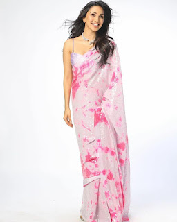 Kiara Advani, Kiara Advani Pics, Kiara Advani PhotoShoot, Kiara Advani in Saree