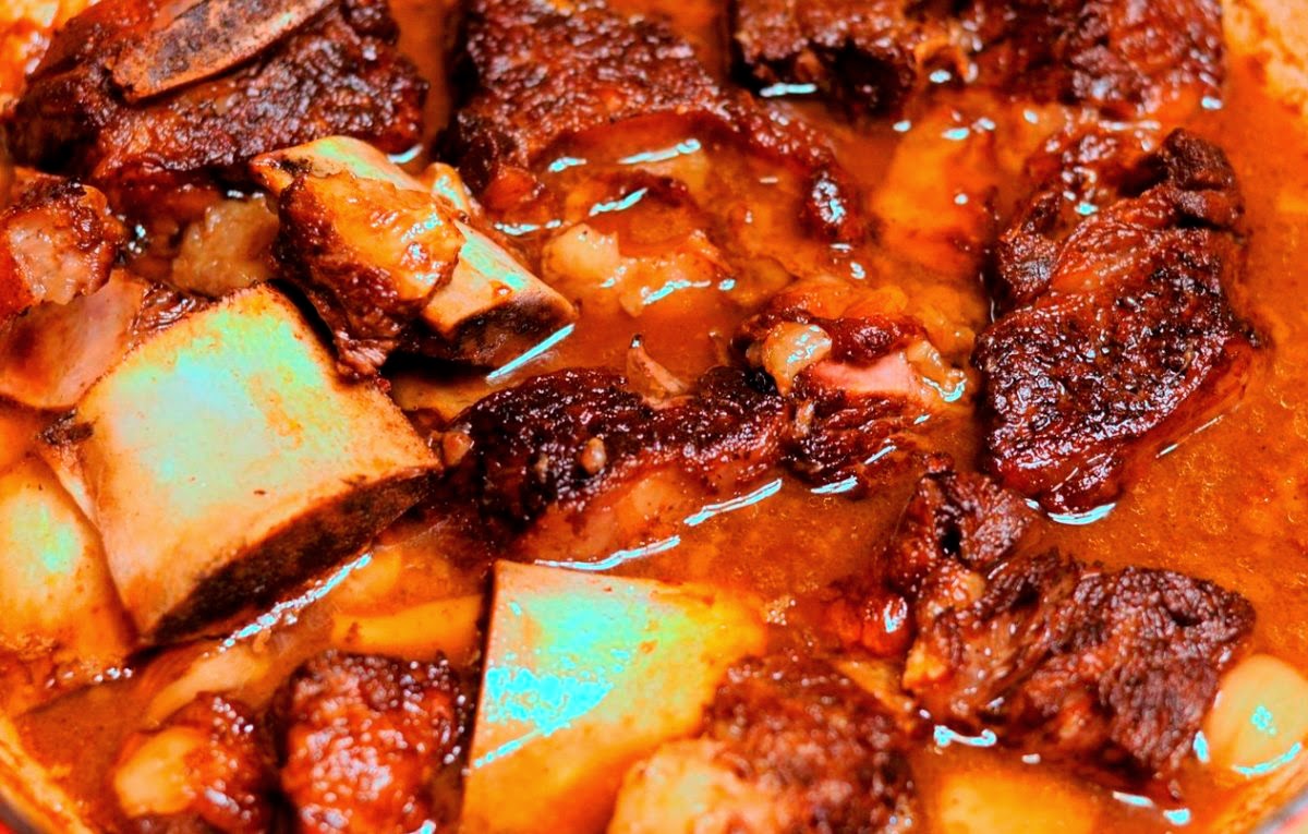 The tender beef short ribs is the main ingredient added with fresh coconut milk to stabilize the