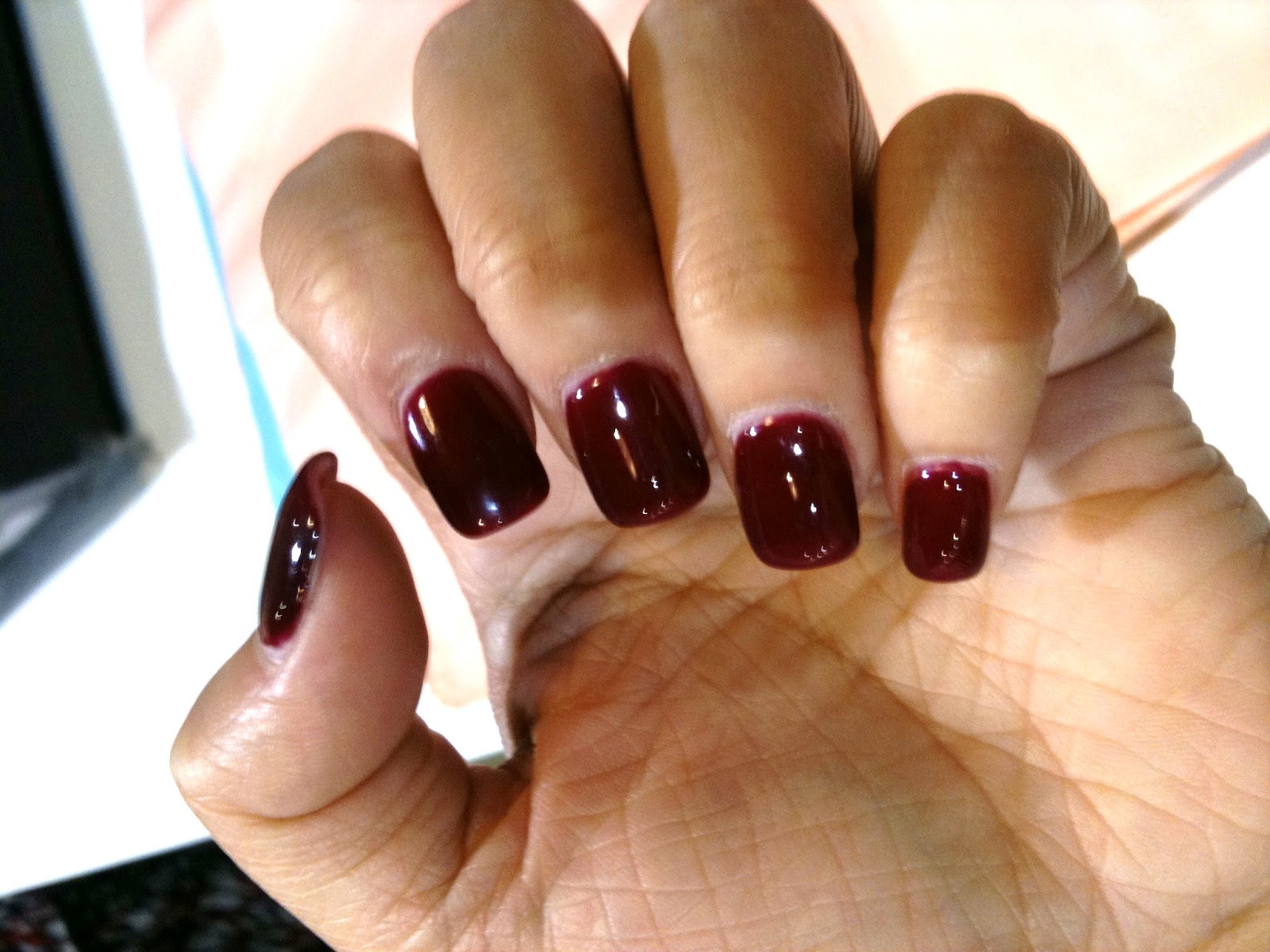 Sweet dreams for Queen Bees: Shellac Nails.