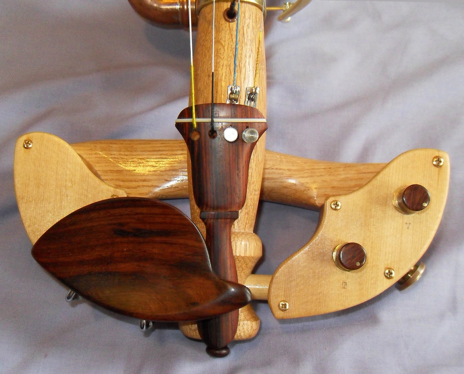 joel peyton, luthier resonator violin