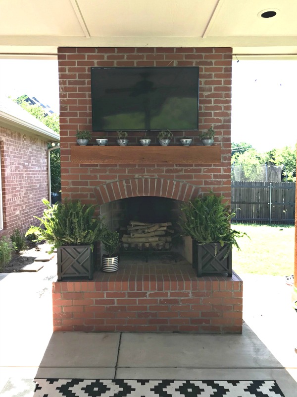 Diy Painted Brick Exterior Fireplace, How To Brick Outdoor Fireplace