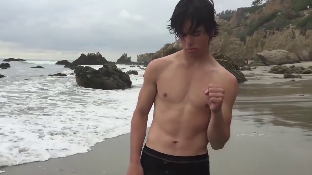 Keean Johnson - Shirtless & Barefoot Pics.