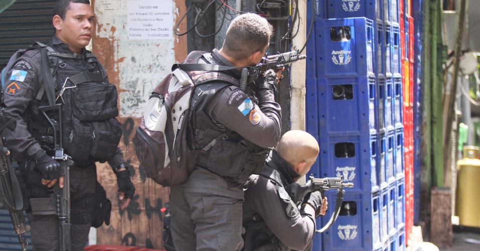 Traficantes armados retratam a imagem do Rio de Janeiro no mundo