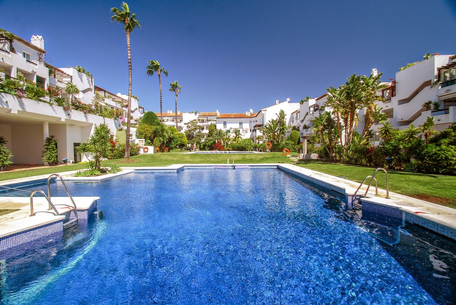 Alfonso Lacruz / Real Estate in Benahavis & Marbella / Properties in Benahavis & Marbella